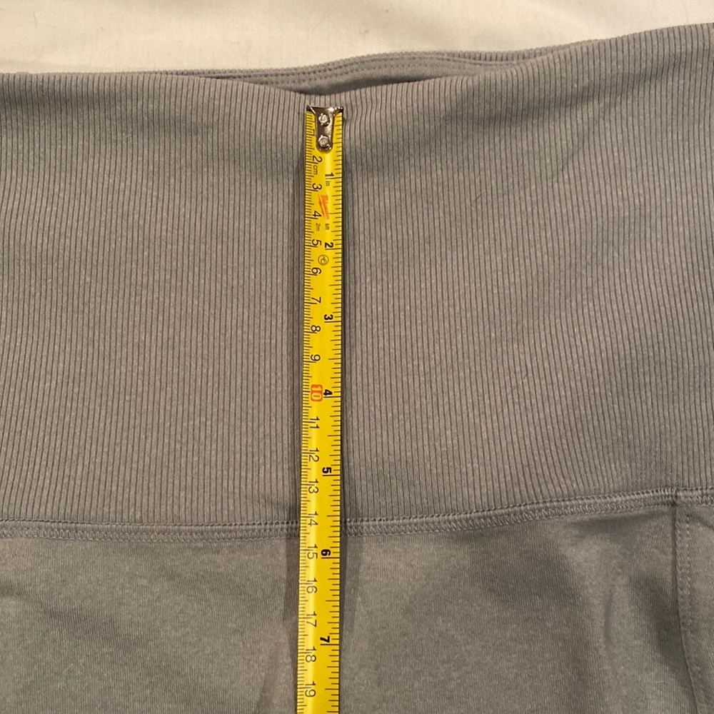 Workout Capris - Picture 7 of 9